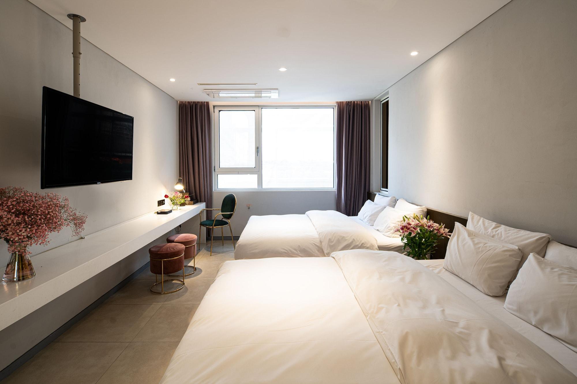 Hotel The Designers Hongdae Seoul Exterior photo